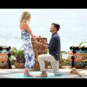 NWT Lulu’s Island Time Blue & White Floral Ruffled Midi Dress, Size Small